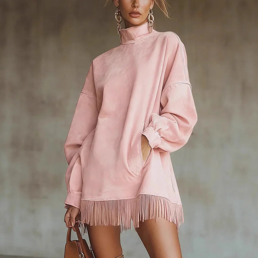 Siérra — Sukienka zamszowa z golfem i frędzlowym dołem