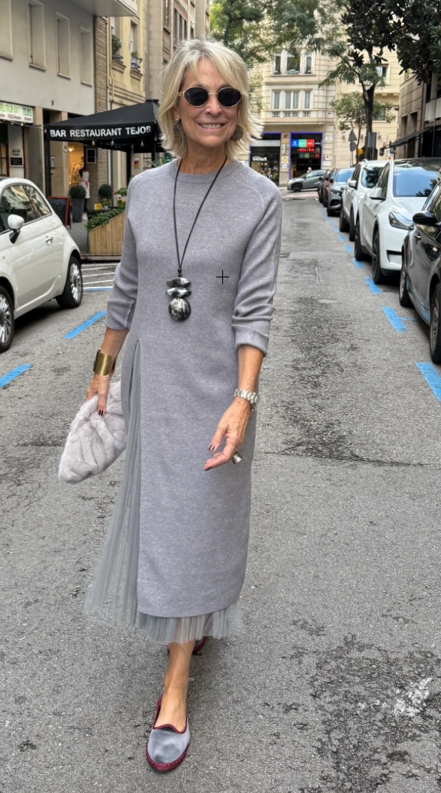 pro baby monitor + floor stand with two phones showing nanit app of dashboard and live screen #mount_floor stand